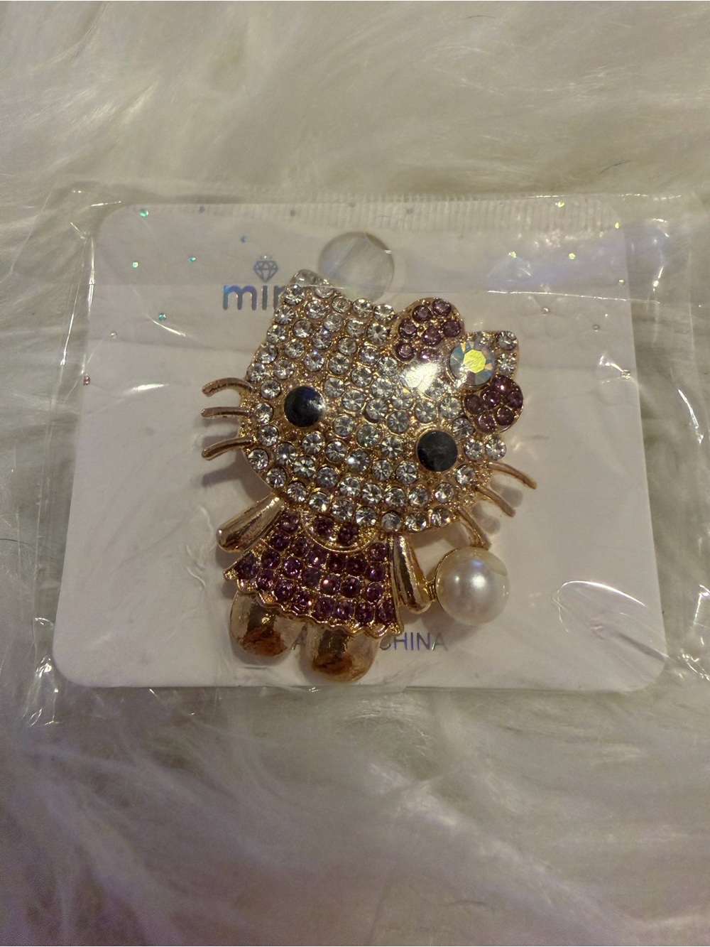 New Hello Kitty Rhinestone Pin Brooch with Gold Tone Plating